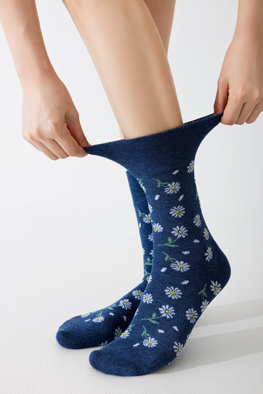 Bamboo Viscose Non Binding Crew Socks, 5 Pairs W4971