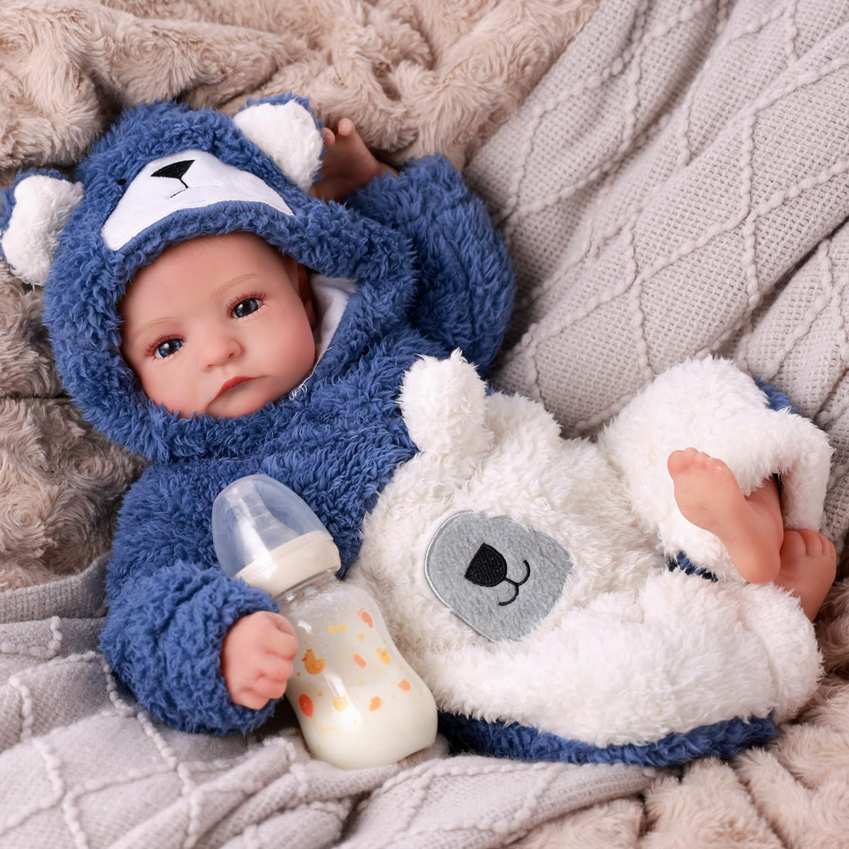 17 Inch Lifelike Reborn Baby Dolls Boy with Play Accessories V29551