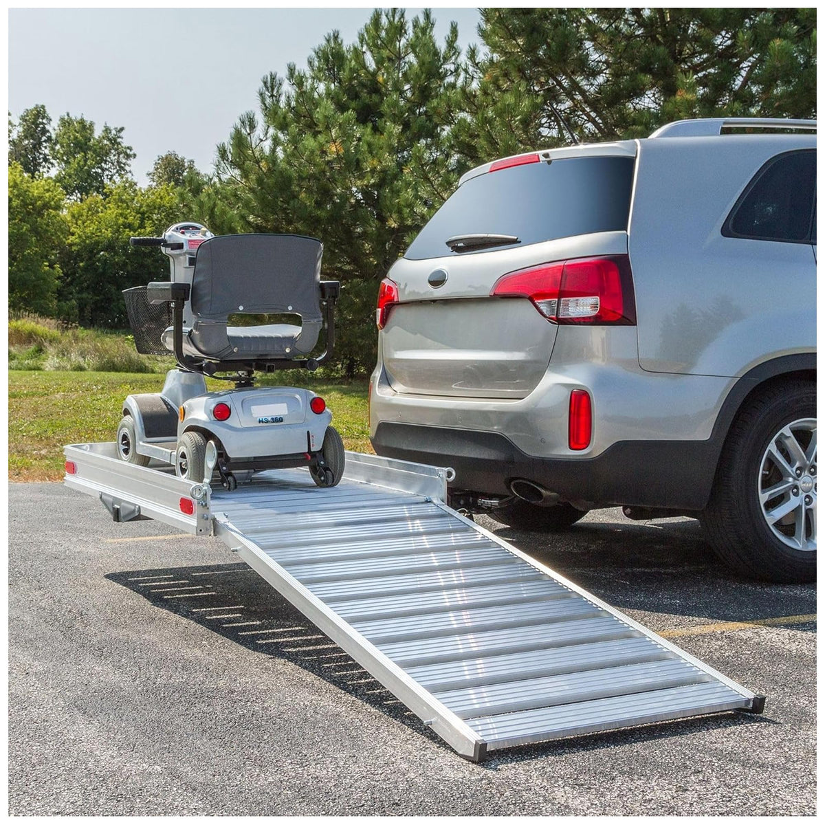 Hitch Cargo Carrier with Ramp K817168